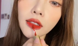 红唇视频,揭秘时尚潮流的视觉盛宴